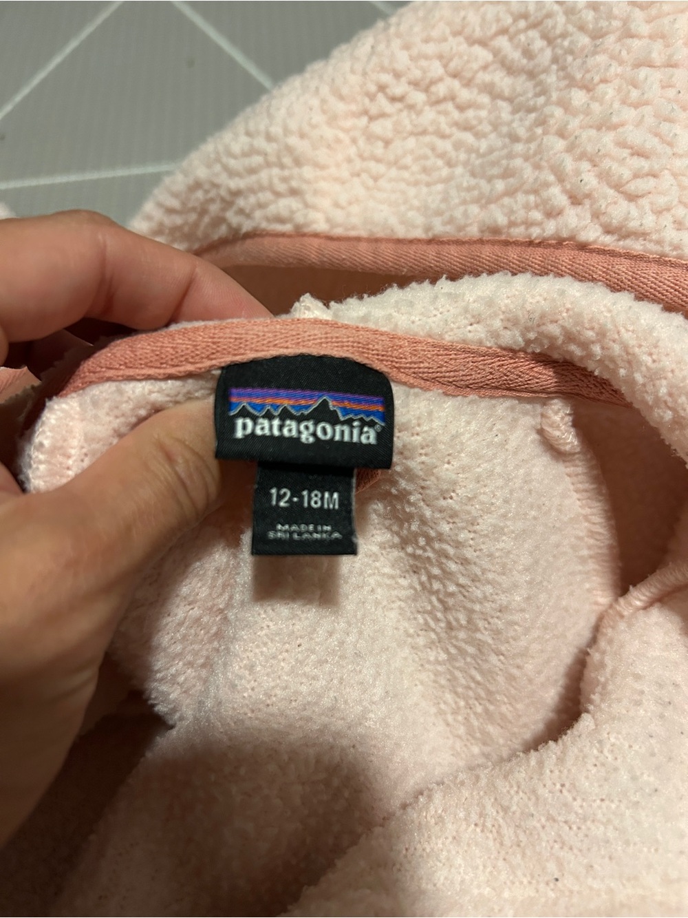 Patagonia Kids Cream Fleece Jacket & Purple Puffer Jacket - 6-12 months + 12-18 - Picture 3 of 4